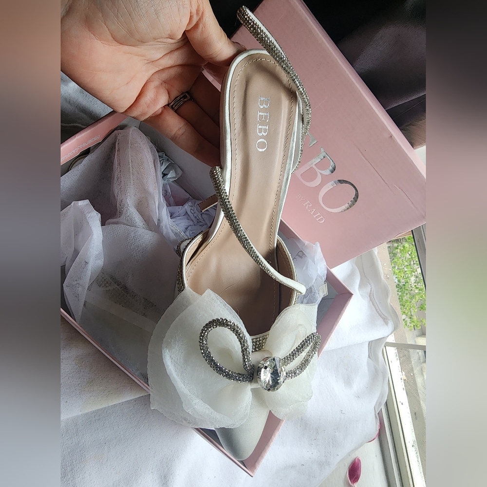 ASOS NWT White bridal heels with bow and diamonds size 9 - Picture 6 of 8